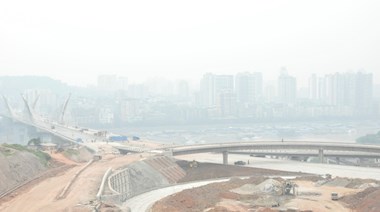 國窖長江大橋及東岸互通式立交橋工程建設(shè)進展順利